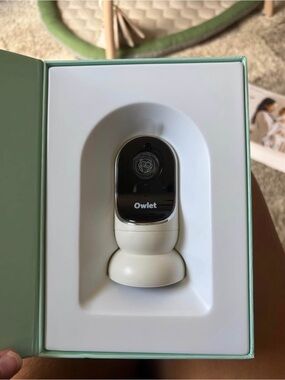 Owlet White Baby Monitor Camera - Wi-Fi Video Camera with mounting brackets. NEW
